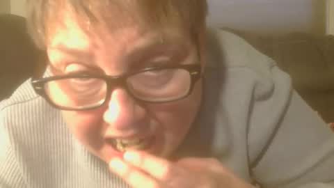 Snapshot of tight_kitty55 chatting on November 17, 2025, 8:14 pm tight Kitty55 online show from November 17, 2025, 8:14 pm