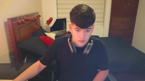 Snapshot of tightncuteass chatting on November 15, 2025, 10:48 pm Camilo online show from November 15, 2025, 10:48 pm