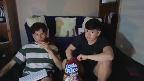 Snapshot of tightncuteass chatting on December 19, 2025, 2:51 am Camilo online show from December 19, 2025, 2:51 am