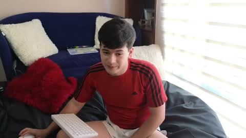 Snapshot of tightncuteass chatting on February 27, 2026, 7:47 pm Camilo online show from February 27, 2026, 7:47 pm