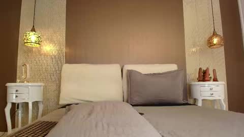 T I F F A N Y online show from October 9, 2025, 8:07 pm