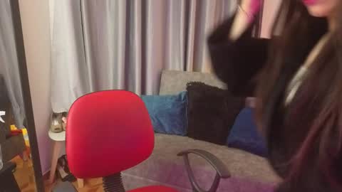 tiinajonus_ online show from February 19, 2026, 5:03 am