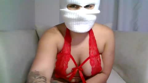 tiinkerbell26 online show from February 17, 2025, 3:15 am