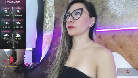 TILA TEQUILA online show from March 4, 2025, 12:22 pm