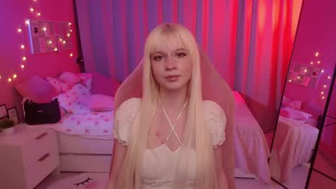 Snapshot of tilda_swintonn chatting on May 29, 2026, 7:39 am Lola online show from May 29, 2026, 7:39 am