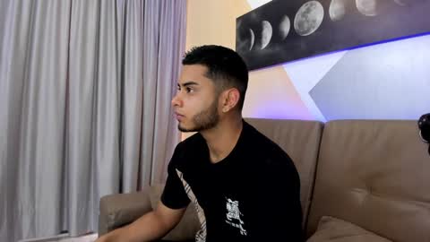 Snapshot of tiler_price chatting on December 20, 2024, 7:39 pm Tyler online show from December 20, 2024, 7:39 pm