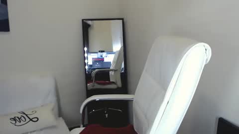 Tilly online show from January 3, 2025, 4:06 pm