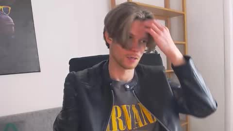 ask me online show from November 28, 2025, 8:22 pm