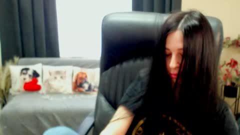 Luisa online show from May 7, 2026, 7:25 am