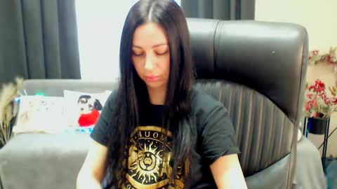 Luisa online show from May 15, 2026, 7:48 am