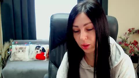 Luisa online show from June 4, 2026, 7:36 am