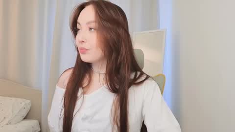 Mia online show from March 19, 2026, 1:59 pm