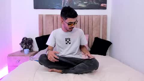 Evans  online show from October 24, 2025, 9:33 pm