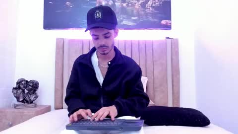 Evans  online show from January 8, 2026, 4:04 am