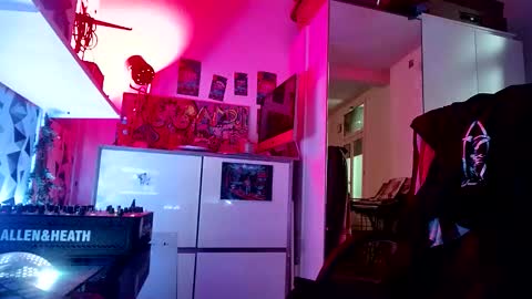 m0rty Kitty online show from December 23, 2025, 8:23 am