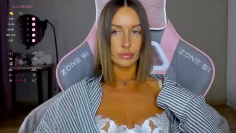 Snapshot of tina__bestie chatting on June 16, 2026, 10:40 am Tina online show from June 16, 2026, 10:40 am