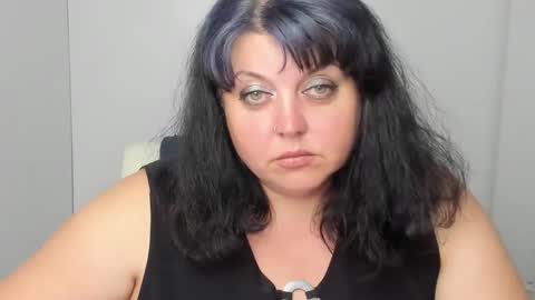 Snapshot of tina_wine chatting on September 16, 2025, 11:00 am Tina online show from September 16, 2025, 11:00 am
