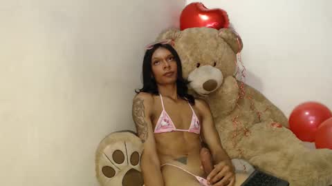 tinaa_williams online show from February 14, 2025, 9:53 pm