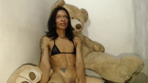 tinaa_williams online show from February 25, 2025, 7:25 pm