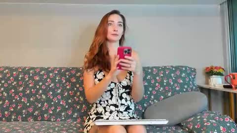 Snapshot of tinabell22 chatting on March 22, 2026, 4:05 am Tina online show from March 22, 2026, 4:05 am