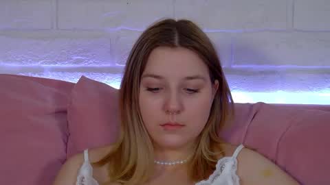 TinaBurton online show from April 16, 2026, 9:39 pm