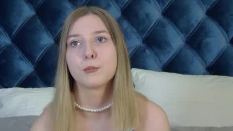 TinaBurton online show from April 19, 2026, 3:55 pm