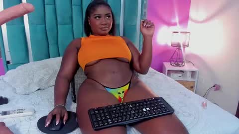 Tina online show from September 26, 2025, 10:25 pm