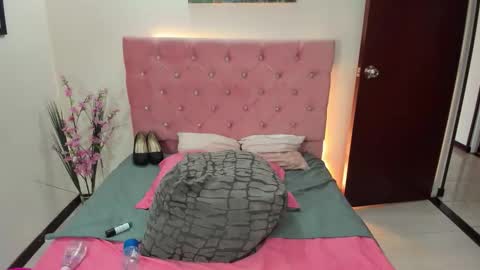 Snapshot of tinalorenz chatting on February 17, 2026, 3:40 pm Tina online show from February 17, 2026, 3:40 pm