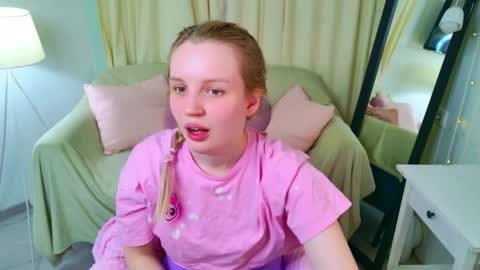 Snapshot of tinasiner chatting on April 11, 2026, 3:16 pm tinasiner online show from April 11, 2026, 3:16 pm