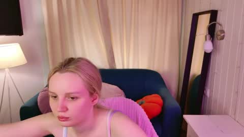 Snapshot of tinasiner chatting on June 8, 2026, 2:28 pm tinasiner online show from June 8, 2026, 2:28 pm