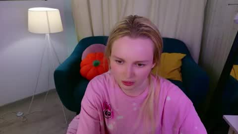Snapshot of tinasiner chatting on June 16, 2026, 3:58 pm tinasiner online show from June 16, 2026, 3:58 pm