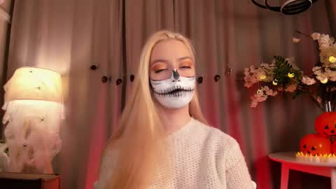 Annie online show from October 30, 2025, 11:27 pm