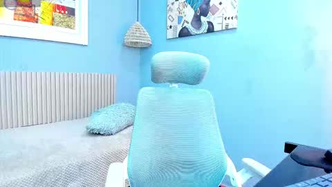 tinisweet online show from October 1, 2025, 3:23 am