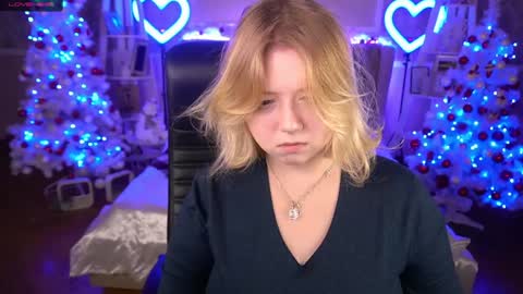 TinkerrBelll online show from December 30, 2024, 1:58 pm