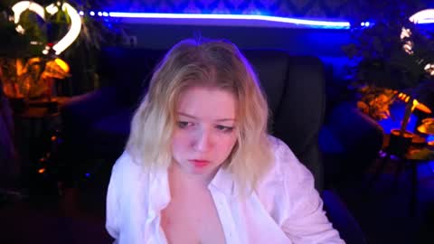 TinkerrBelll online show from January 20, 2025, 5:04 am