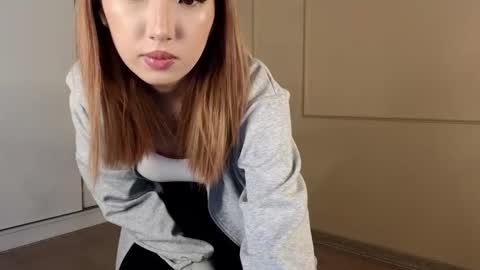 Tina online show from September 26, 2025, 4:05 am