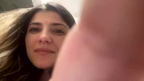 Snapshot of tinna21 chatting on April 1, 2026, 1:41 pm tinna21 online show from April 1, 2026, 1:41 pm