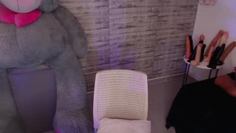 Tinna Goddess online show from April 9, 2026, 5:07 pm