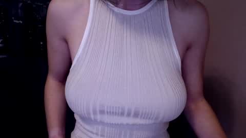 Snapshot of tiny_bb chatting on December 30, 2024, 7:59 am Lily online show from December 30, 2024, 7:59 am