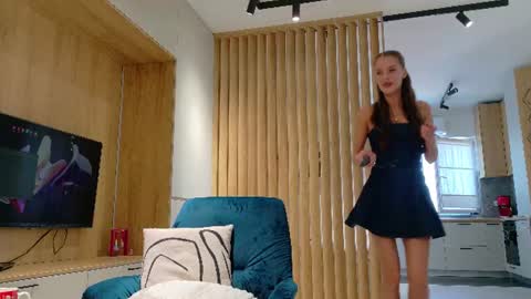 Snapshot of tiny_blush chatting on June 19, 2026, 10:52 am Anne online show from June 19, 2026, 10:52 am