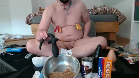 Snapshot of tiny_cock_pig chatting on April 17, 2026, 4:32 pm Luke online show from April 17, 2026, 4:32 pm