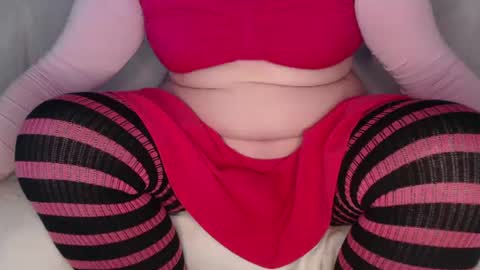 Snapshot of tiny_d chatting on July 5, 2026, 6:42 am tiny_d online show from July 5, 2026, 6:42 am