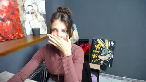 Snapshot of tiny_felicity chatting on September 23, 2025, 6:38 am Gloria online show from September 23, 2025, 6:38 am