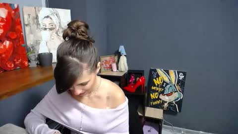 Snapshot of tiny_felicity chatting on October 1, 2025, 6:41 am Gloria online show from October 1, 2025, 6:41 am