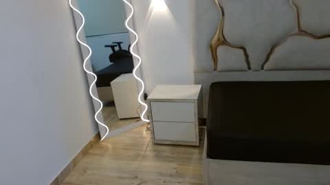 tiny_tay online show from March 4, 2026, 11:38 am