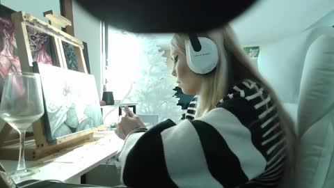 stage Kylie Sinner  brand CLITBAIT online show from January 20, 2025, 4:34 pm