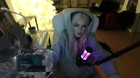 stage Kylie Sinner  brand CLITBAIT online show from January 22, 2025, 4:34 am