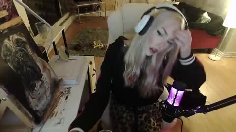 stage Kylie Sinner  brand CLITBAIT online show from January 27, 2025, 3:15 am