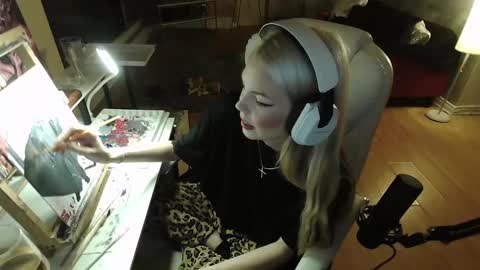 stage Kylie Sinner  brand CLITBAIT online show from January 27, 2025, 9:23 am