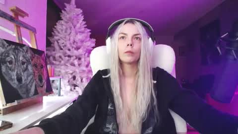 stage Kylie Sinner  brand CLITBAIT online show from November 21, 2025, 9:52 am